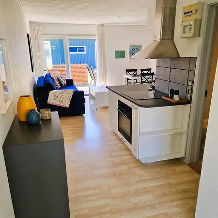 Emira - 50m From The Sea By Interhome *