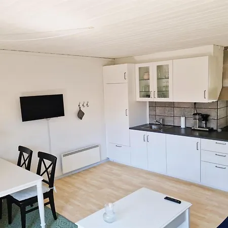 Emira - 50m From The Sea By Interhome *