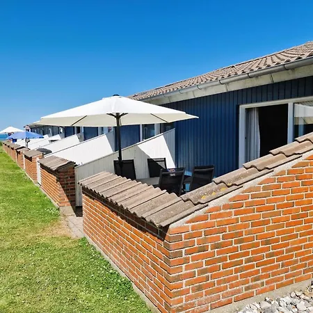 Emira - 50m From The Sea By Interhome